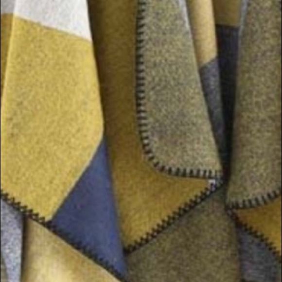 Color Block Ruana - Picture 2 of 2